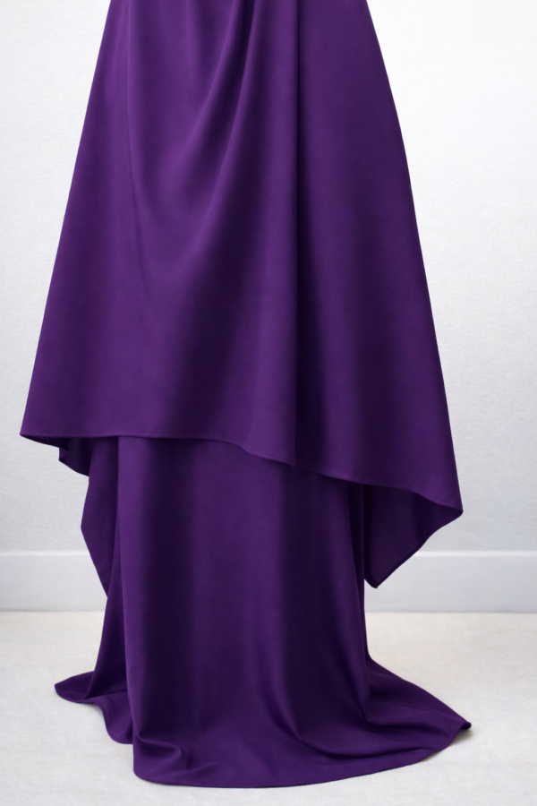 Ensemble sur-mesure pour femme musulmane : cape sans manche et abaya, couleur unie violet. (prune)