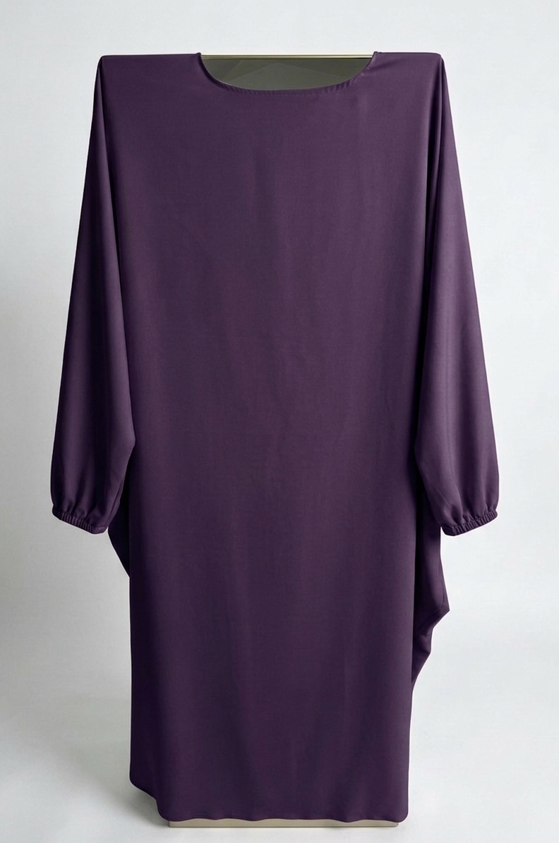 Abaya sur-mesure longue et extra-ample, couleur unie violet (prune).